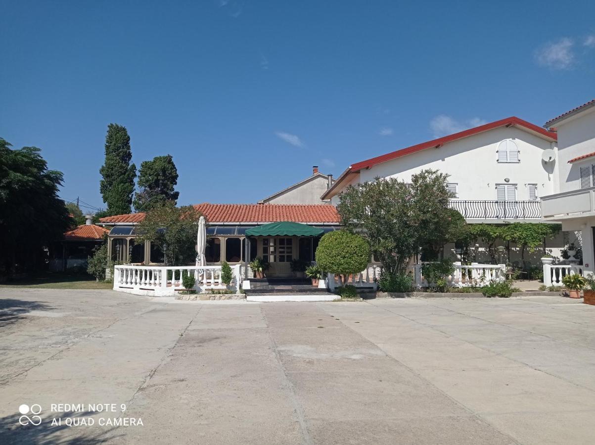Apartment-Rooms Preka Palit Luaran gambar