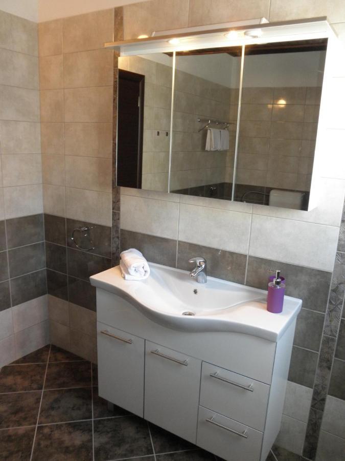 Apartment-Rooms Preka Palit Luaran gambar