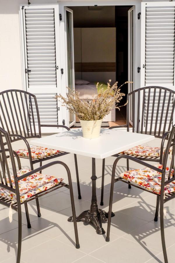 Apartment-Rooms Preka Palit Luaran gambar
