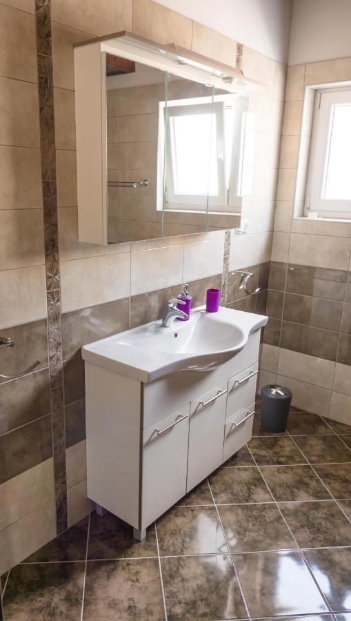 Apartment-Rooms Preka Palit Luaran gambar