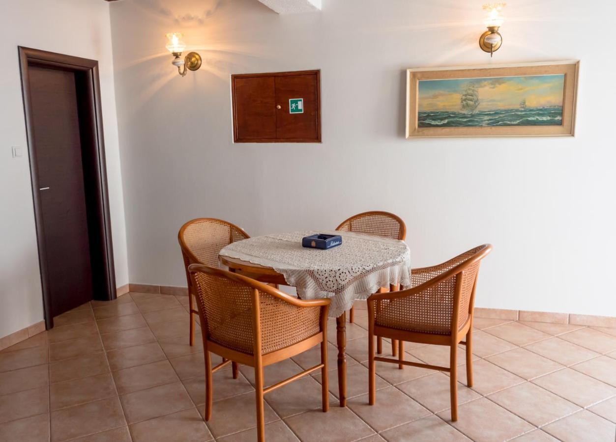 Apartment-Rooms Preka Palit Luaran gambar