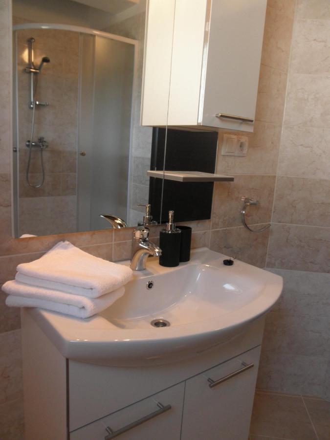 Apartment-Rooms Preka Palit Luaran gambar