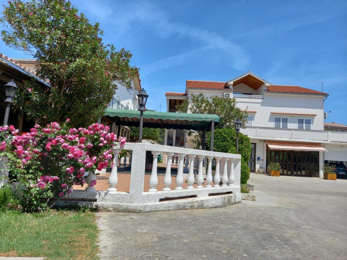 Apartment-Rooms Preka Palit Luaran gambar